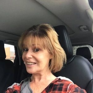 Meet your Posher, Lindy